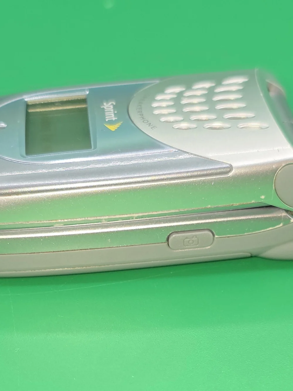 VINTAGE SANYO SCP-3100 SPRINT FLIP PHONE + CHARGER!